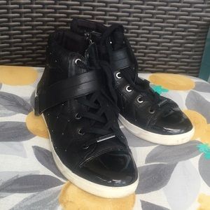 DKNY ANKLE BOOTS